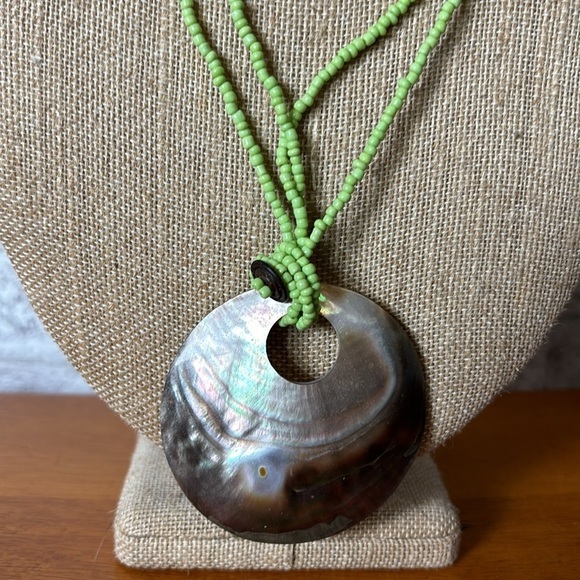 Vintage Native American Shell Pendant Jewelry - Picture 3 of 3